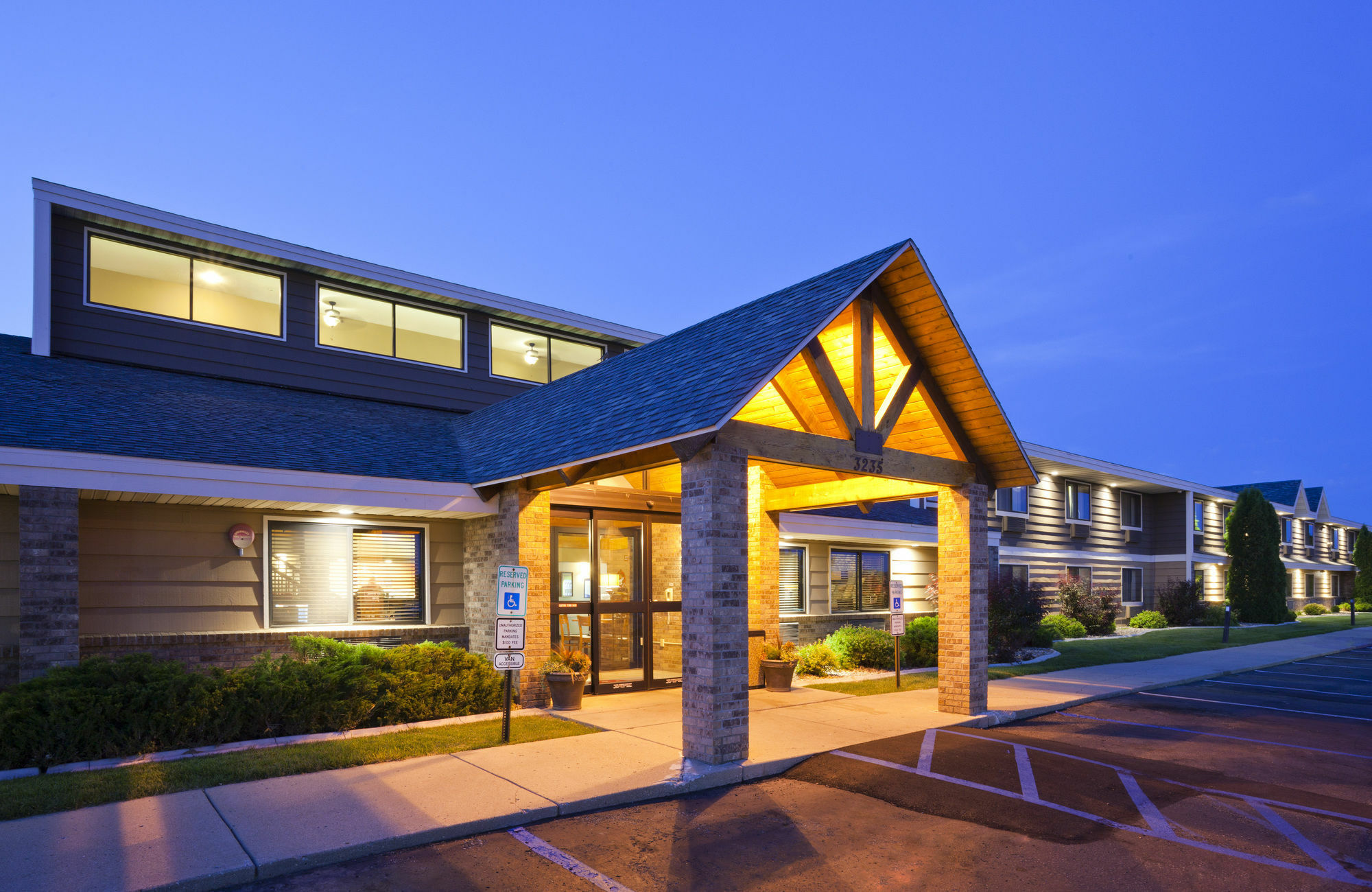 Americinn By Wyndham Bismarck Eksteriør billede